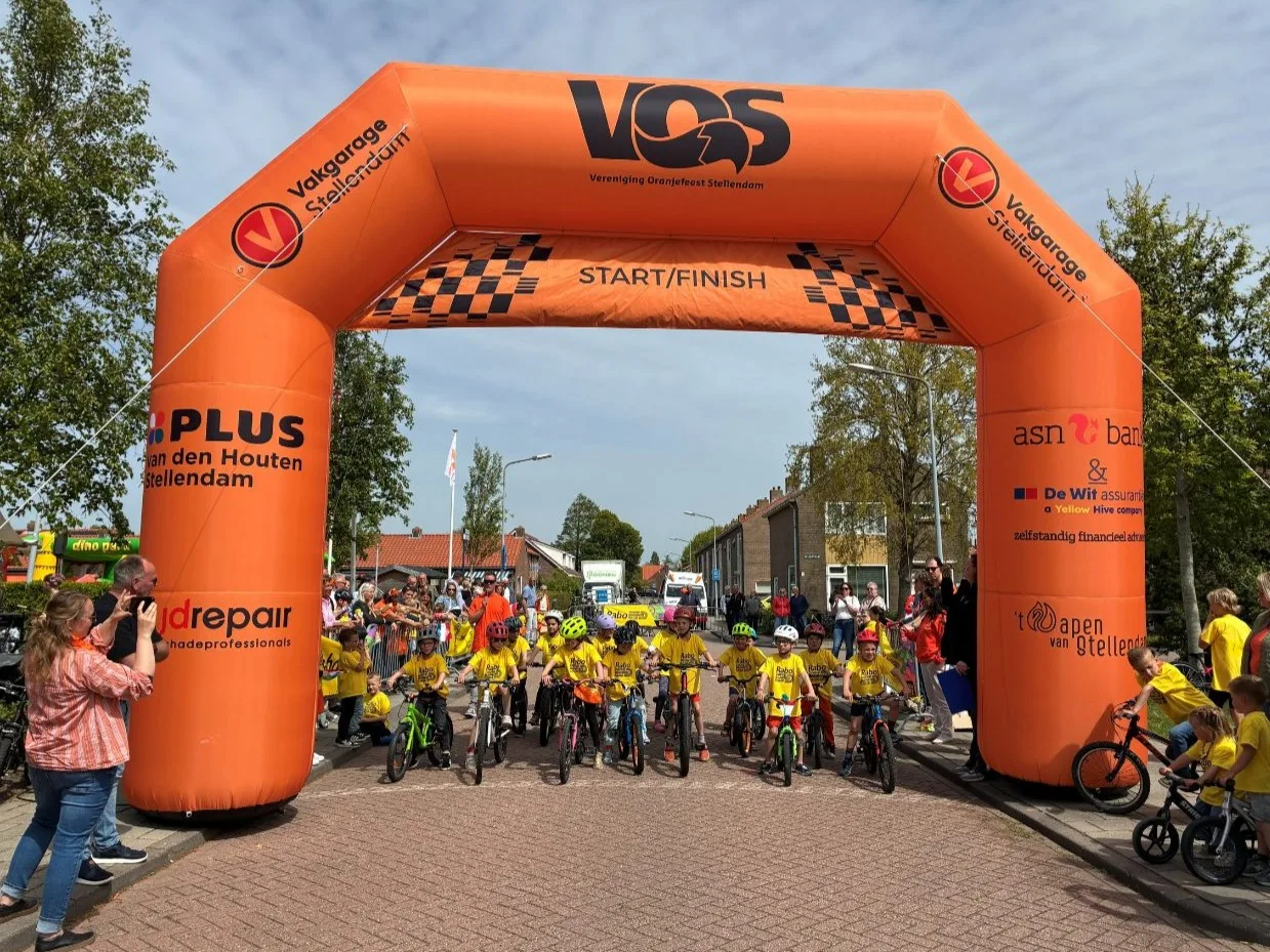 Nieuwe start-finishboog aangeschaft